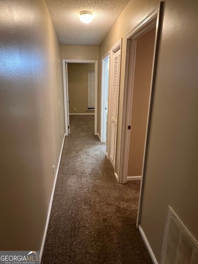 Building Photo - 152 Woodvalley Ct