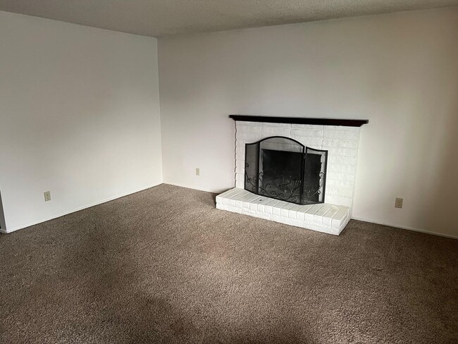 Primary Photo - Springfield House