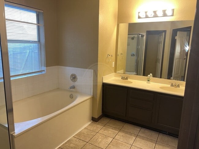 Building Photo - ***2-Weeks Free Rent***4903 Misty Cr, Killeen