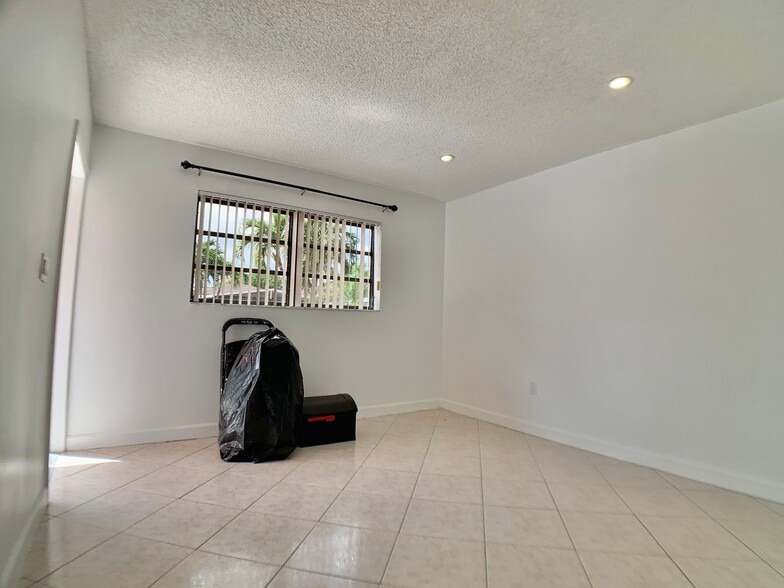 Living Room - 6411 W 22nd Ct