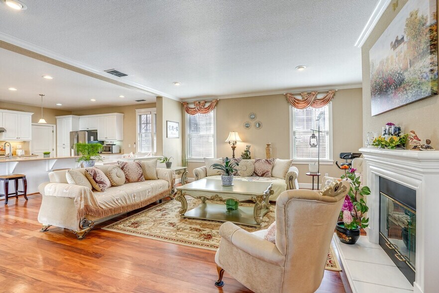 Primary Photo - 1148 Promenade St