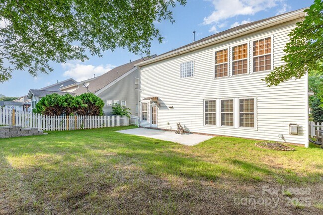 Building Photo - 9429 Ridgeforest Dr