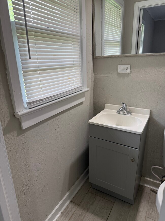 Master Bathroom - 3415 36th Ave