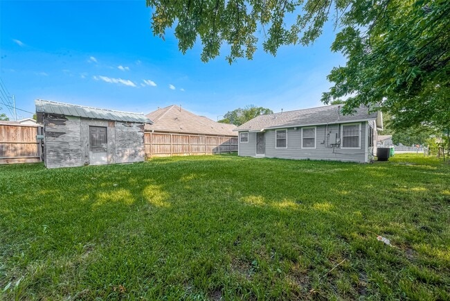 Building Photo - 1114 Cresline St