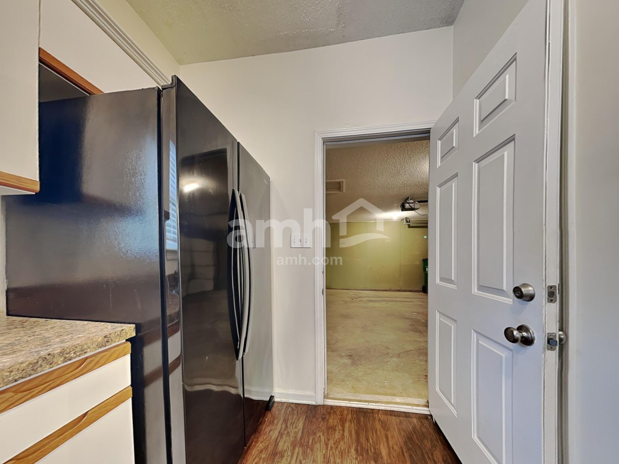 Building Photo - 1617 Oak Knoll Ln