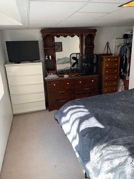 Bedroom - 715 Lawrence St