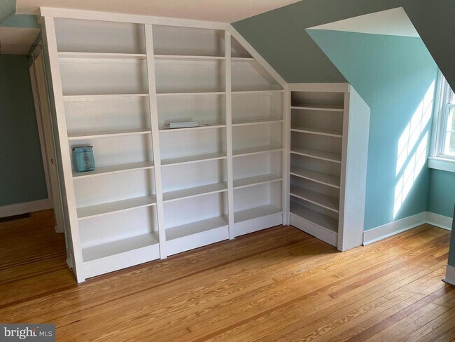 Building Photo - 531 S Washington St