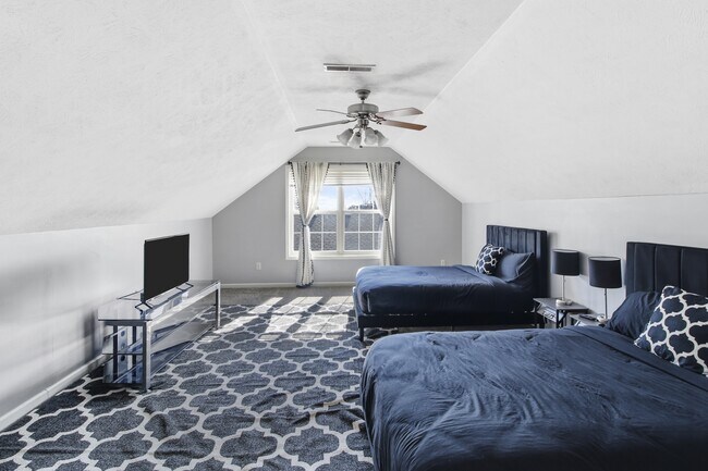 Building Photo - 2950 E Stone Creek Blvd