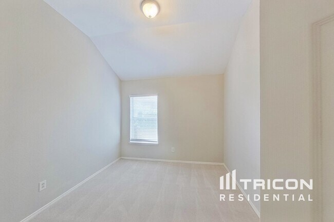Building Photo - 405 Fireberry Dr