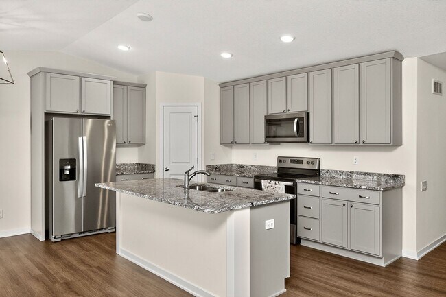 Building Photo - BEAUTIFUL CORNER LOT!! 3 Bedroom, 2 Bathroom Home in Des Moines!