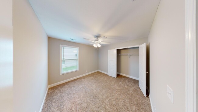 Building Photo - Luxury Ranch-Style Home with Open Concept, Large Eat In Kitchen, Primary Suite and Stylish Finishes