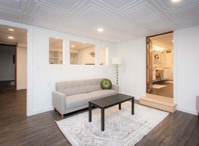 Building Photo - 6 Lambeth Cir