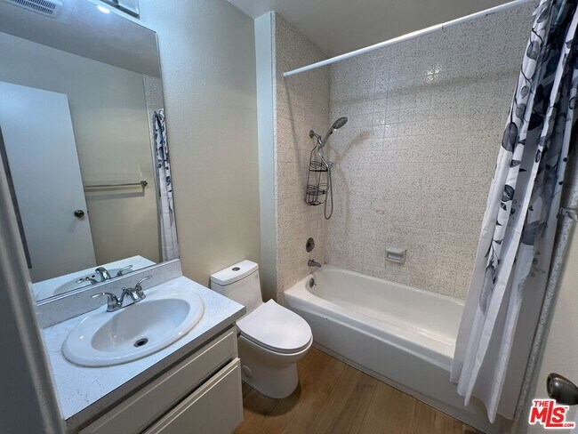 Building Photo - 28549 Conejo View Dr
