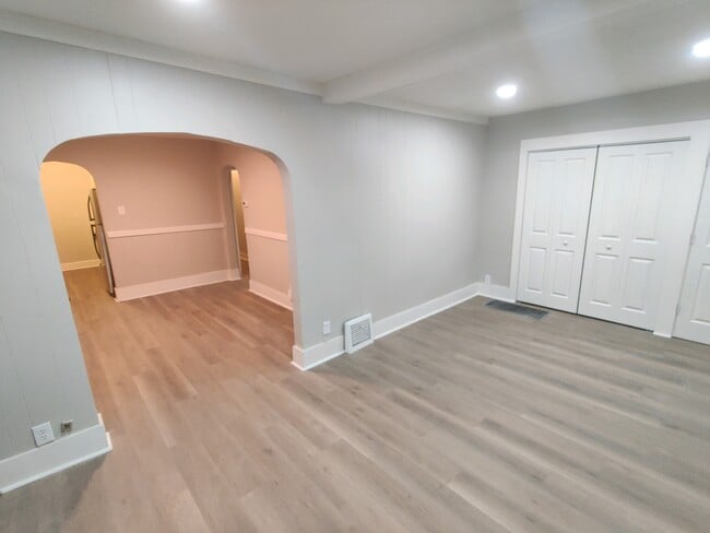 Building Photo - 2322 Eby Ave