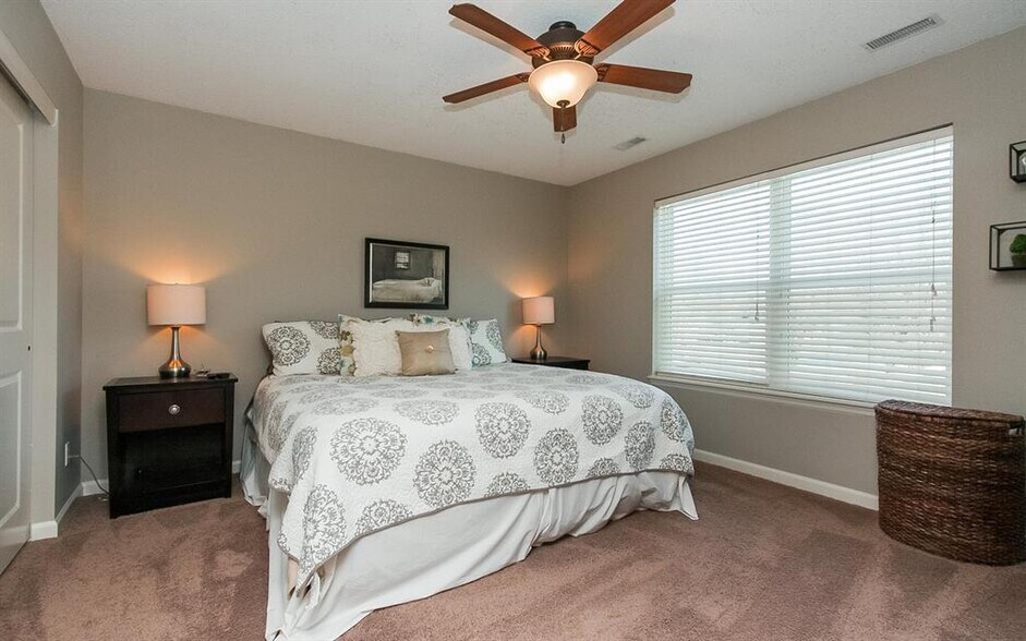 Master bedroom! - 1008 8th St SE