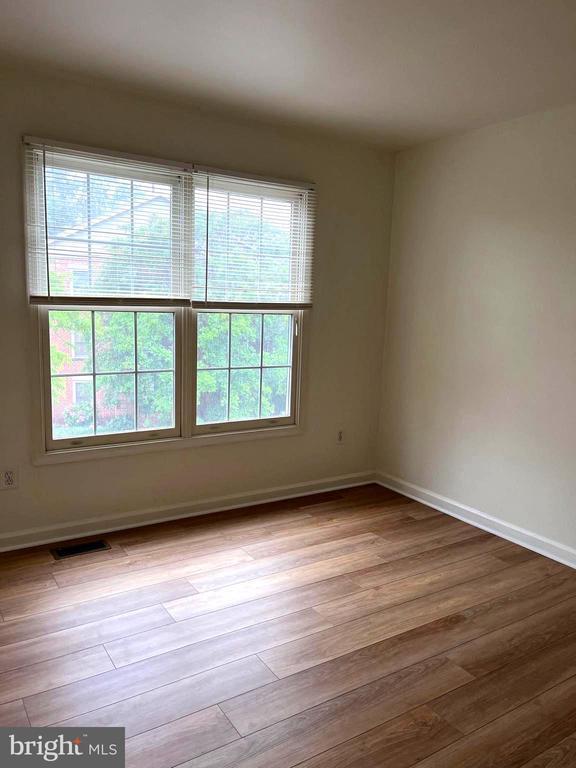 Building Photo - 5144 Woodfield Dr