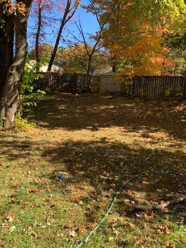 Building Photo - 5625 Saint Charles Dr