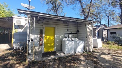 Building Photo - 128 St Francis Ave