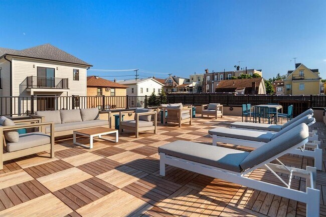 Building Photo - 525 AVENUE E