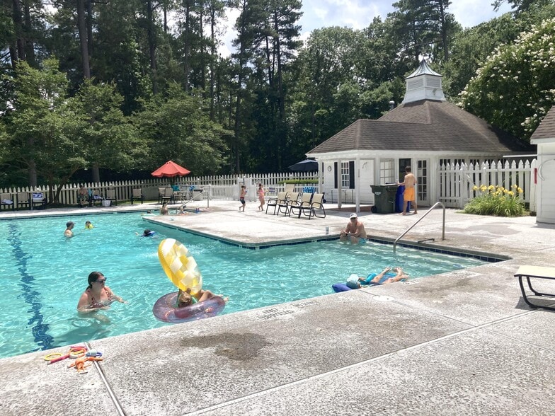 Enjoy the pool - 1243 Cranebridge Pl