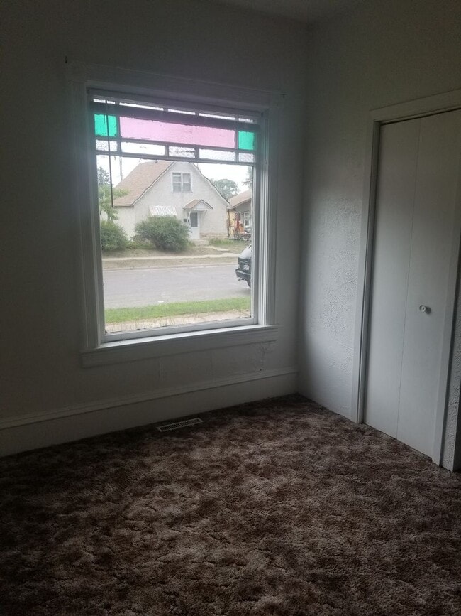 Building Photo - 1702 Norwood St