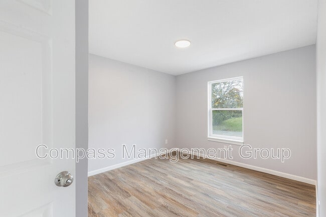 Building Photo - 6900 Seaver Dr NW