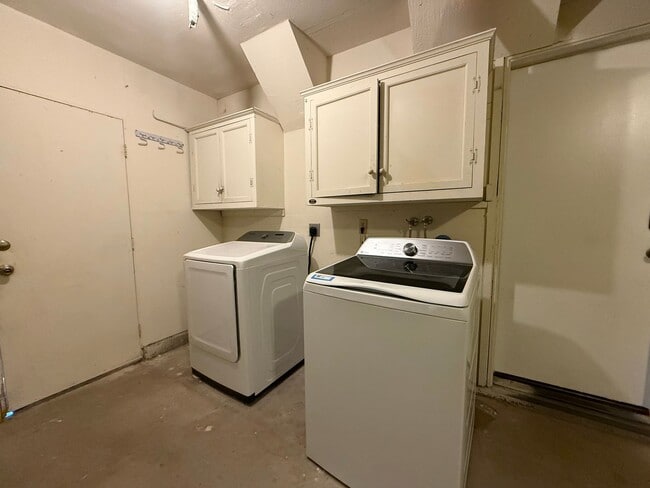 Building Photo - Great 3B/2.5BA House in Oceanside!