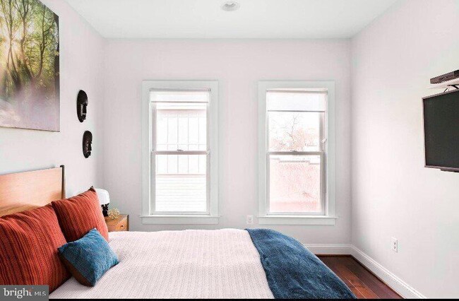 Building Photo - 1904 Vermont Ave NW