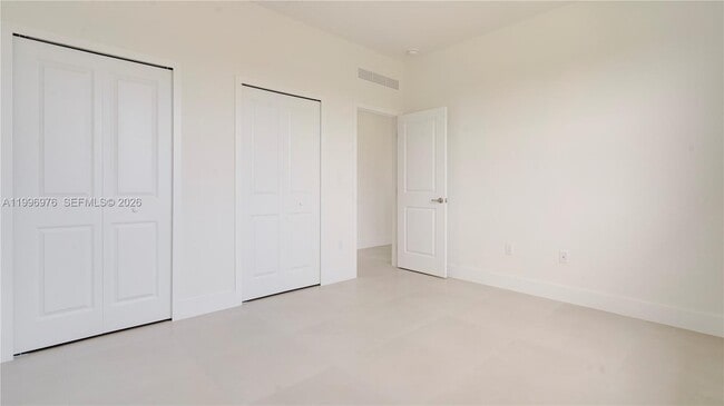 Building Photo - 20930 SW 96th Ave