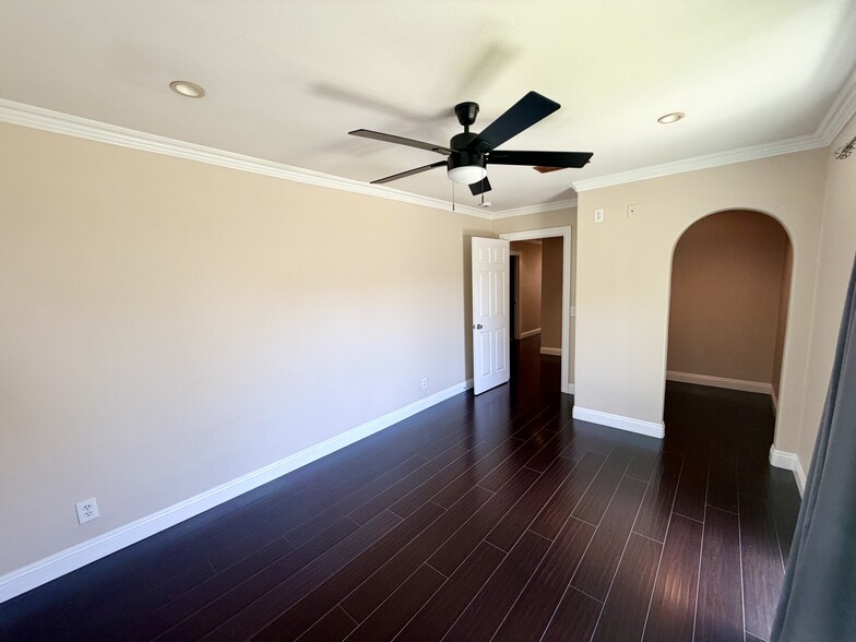 Building Photo - 9272 Sunridge Dr
