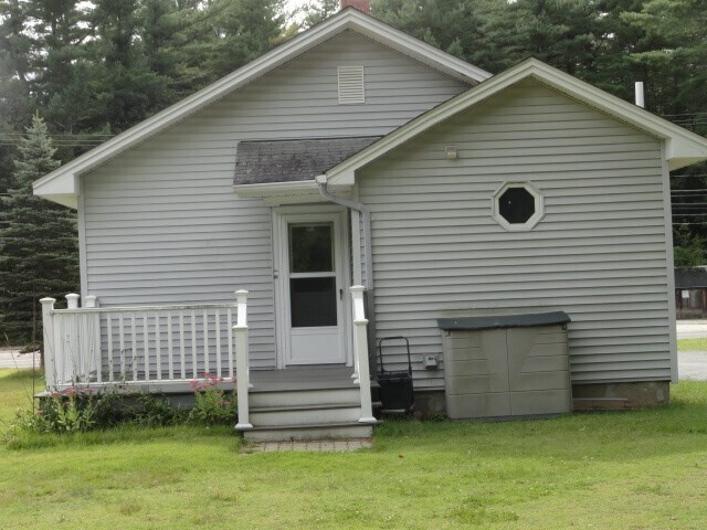 Building Photo - 321 Main St