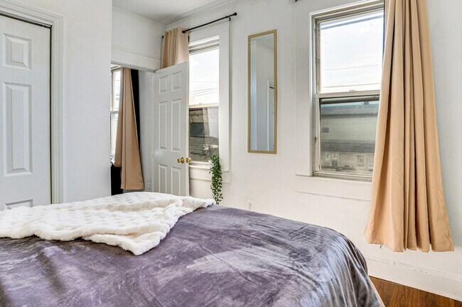 Building Photo - 15 Green Ct