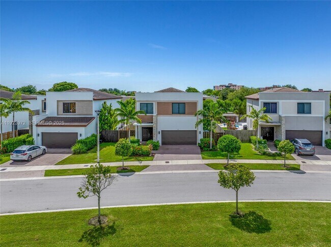 Building Photo - 268 NE 210th Way