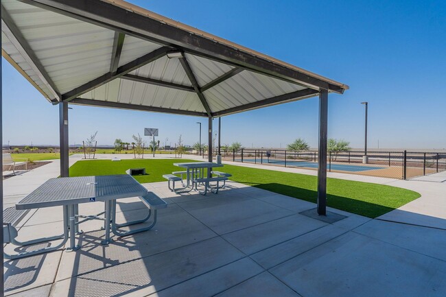 Building Photo - Modern 3-Bed + Den Home in Ventana De Estrellas