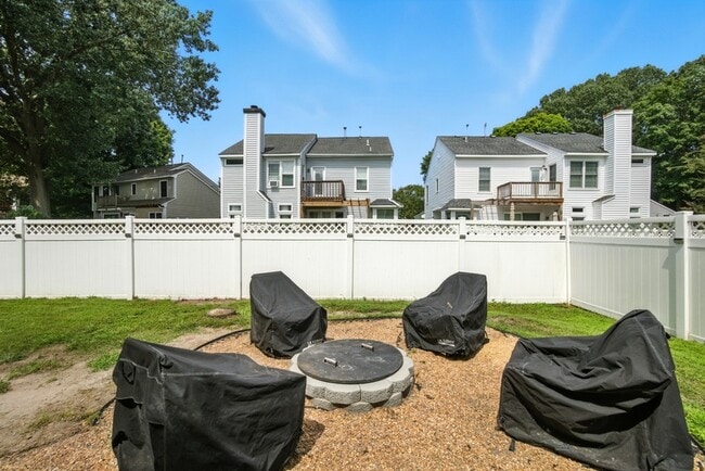 Building Photo - 1036 Woodsmans Reach