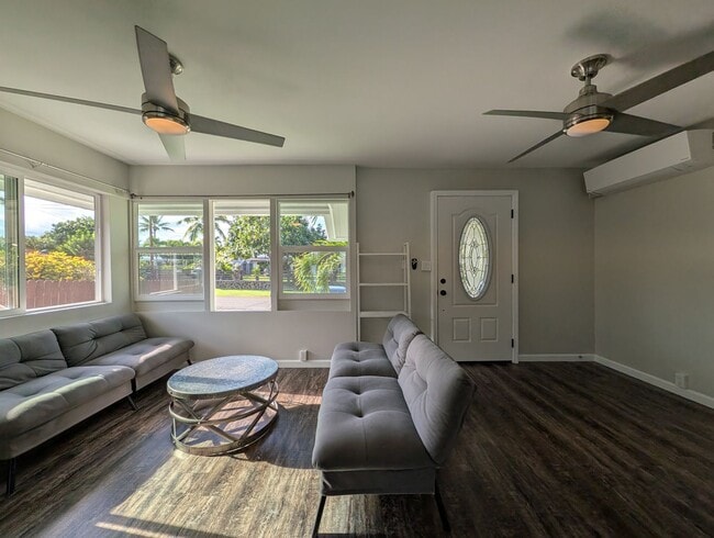 Building Photo - HINA30