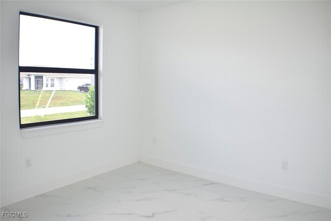 Building Photo - 3813 25th St SW