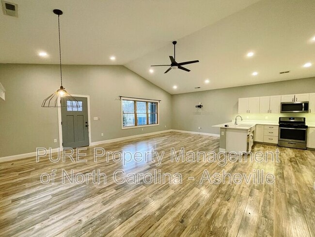 Building Photo - 125 Ashwood Rd