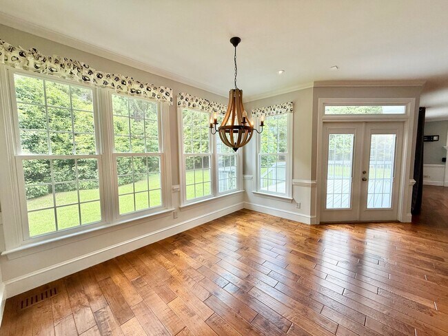 Building Photo - Luxurious 5BD, 4.5BA North Raleigh Home wi...