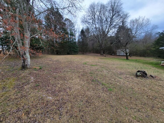 Building Photo - 4 Bed, 1 Bath Home off Woodruff Road is Available