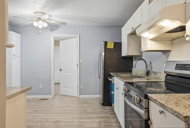 Building Photo - 815 Bedrock Dr