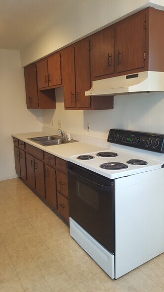 Primary Photo - 106 N Holmen Dr
