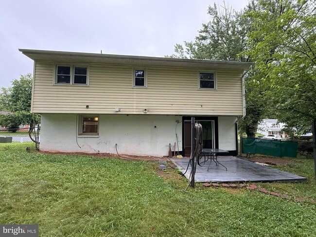 Building Photo - 4521 Edinburg Dr