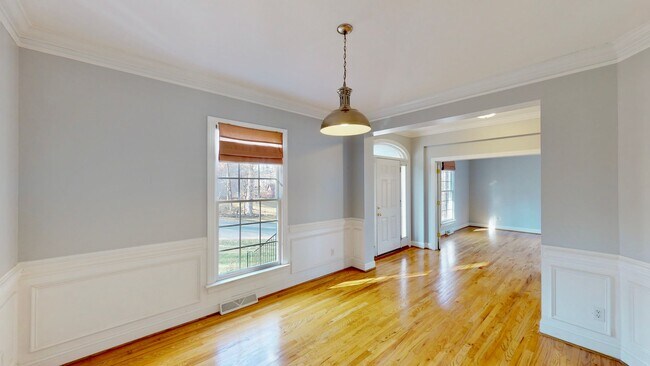 Building Photo - 7819 Red Oaks Trail