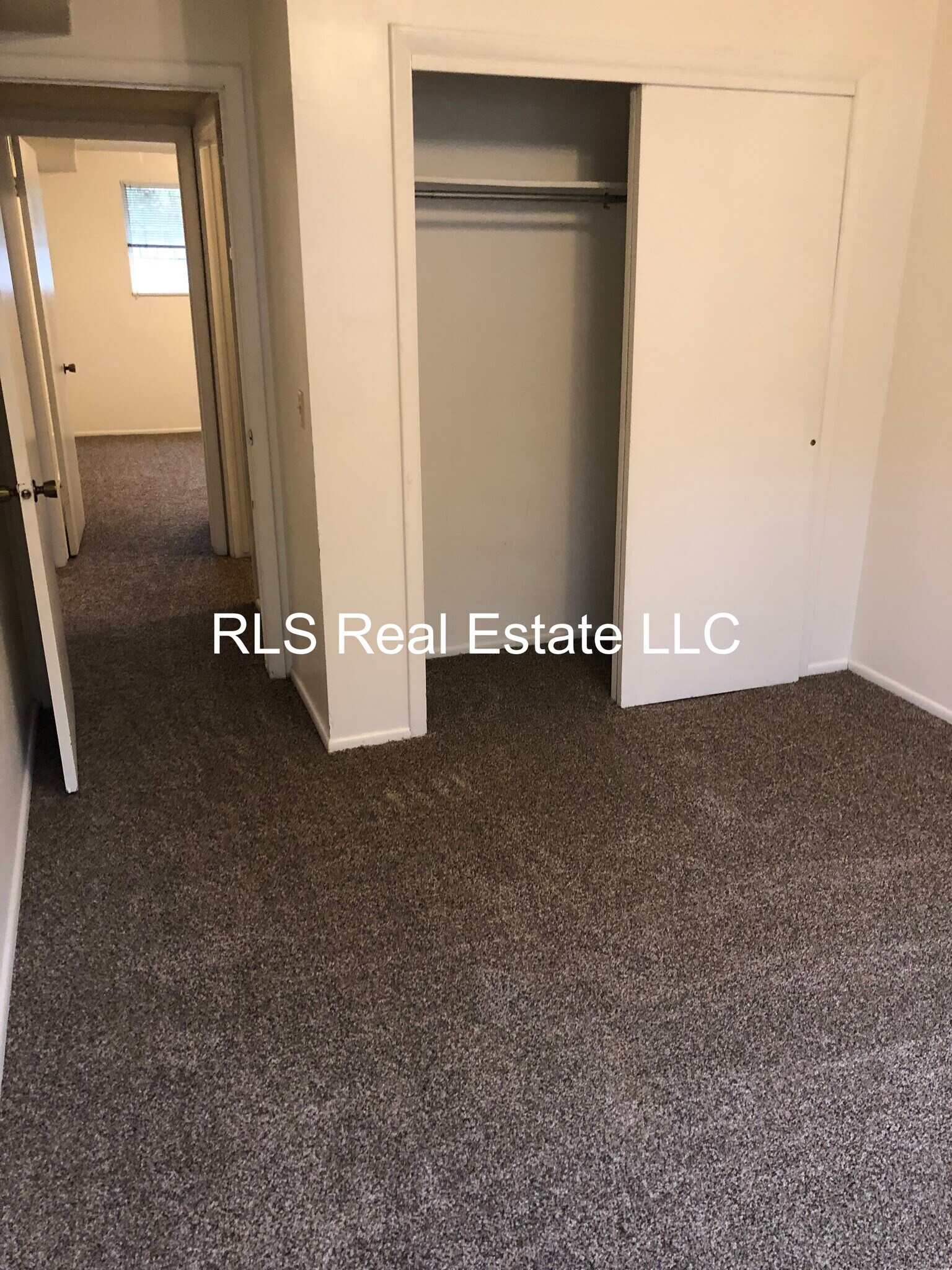 Building Photo - 8668 S 1500 E