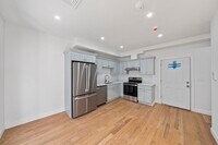 Building Photo - 417 Commercial St