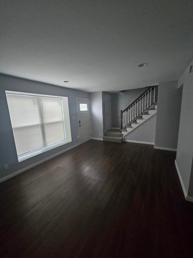 Building Photo - 4V S Fernwood Dr