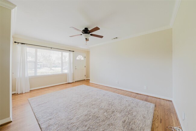 Building Photo - 5210 De Lange Ln
