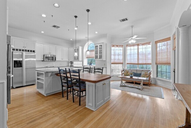Building Photo - 5305 Cuesta Verde