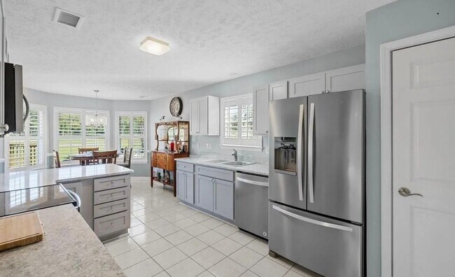 Building Photo - 583 Bucks Trail